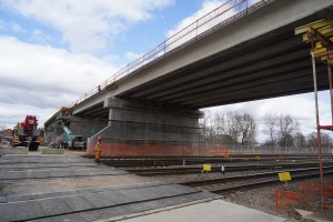 Брянская область: на путепроводе в Унече смонтировано шесть из семи пролетов